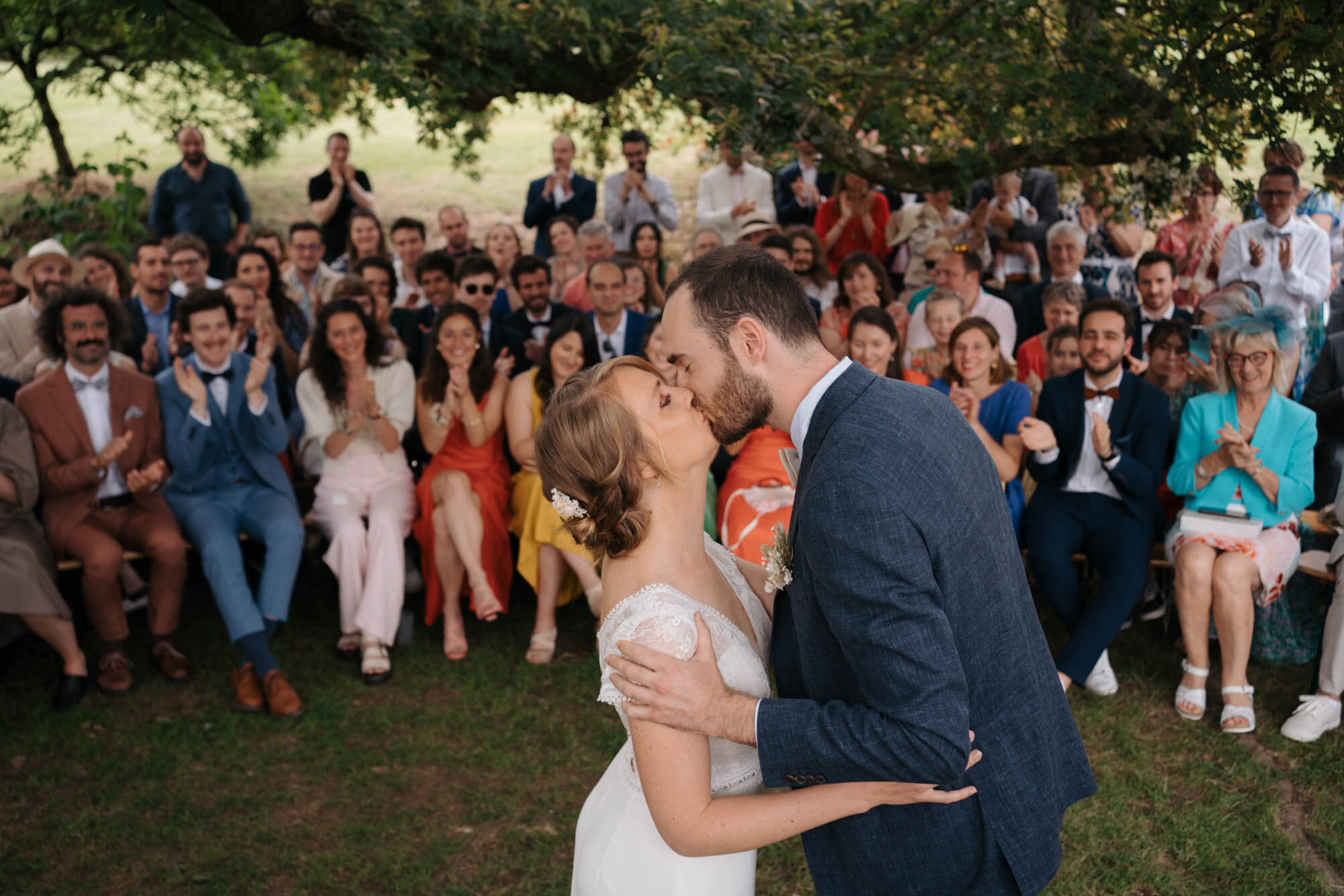 photo de mariage pendants la cérémonie laïque au domaine du Logis des Arçonnières